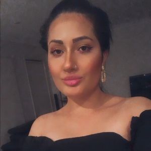 Meet your Posher, Saida